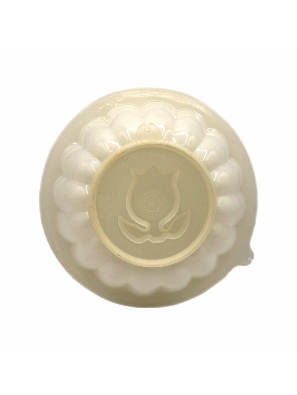 Vintage Tupperware 8” White Tulip Jello Ring Mold